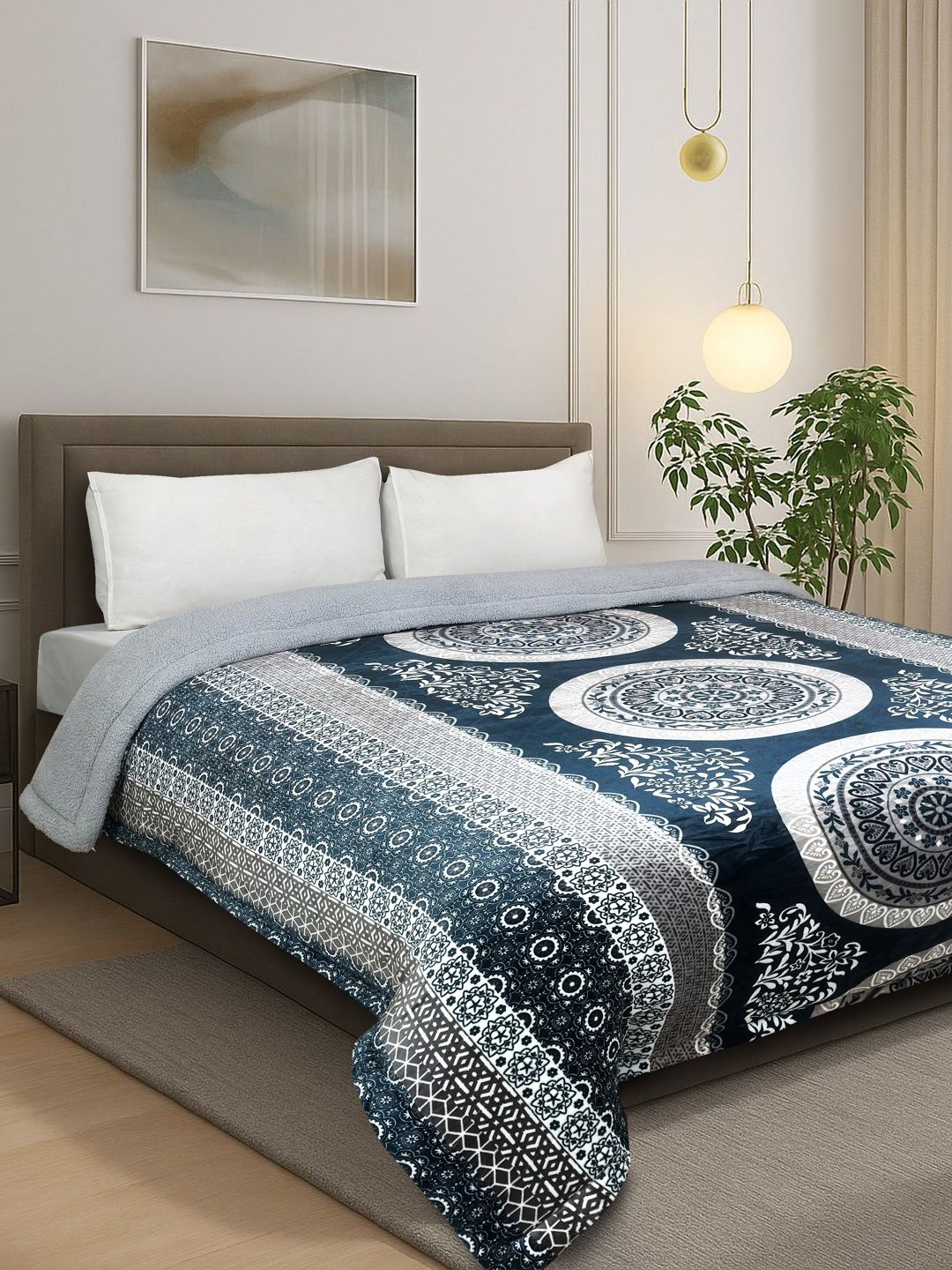Signature Green & Navy Blue Ethnic Motifs Heavy Winter Blanket-image-2