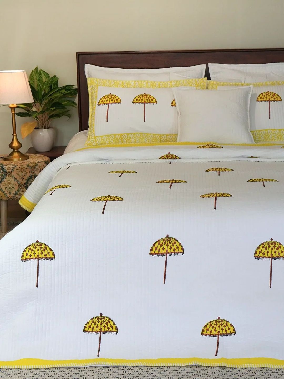 The Jaipur Wala Umbrella White & Yellow Cotton Breathable Super King Bed Covers-image-30