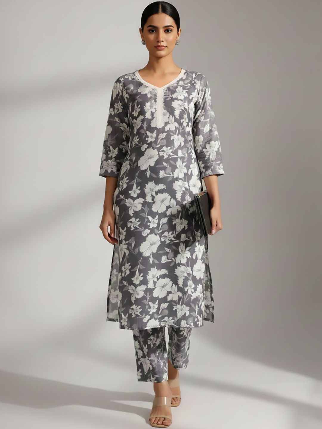 Varanga Women Ethnic Motifs Printed Regular Kurta with Trousers-picture-12