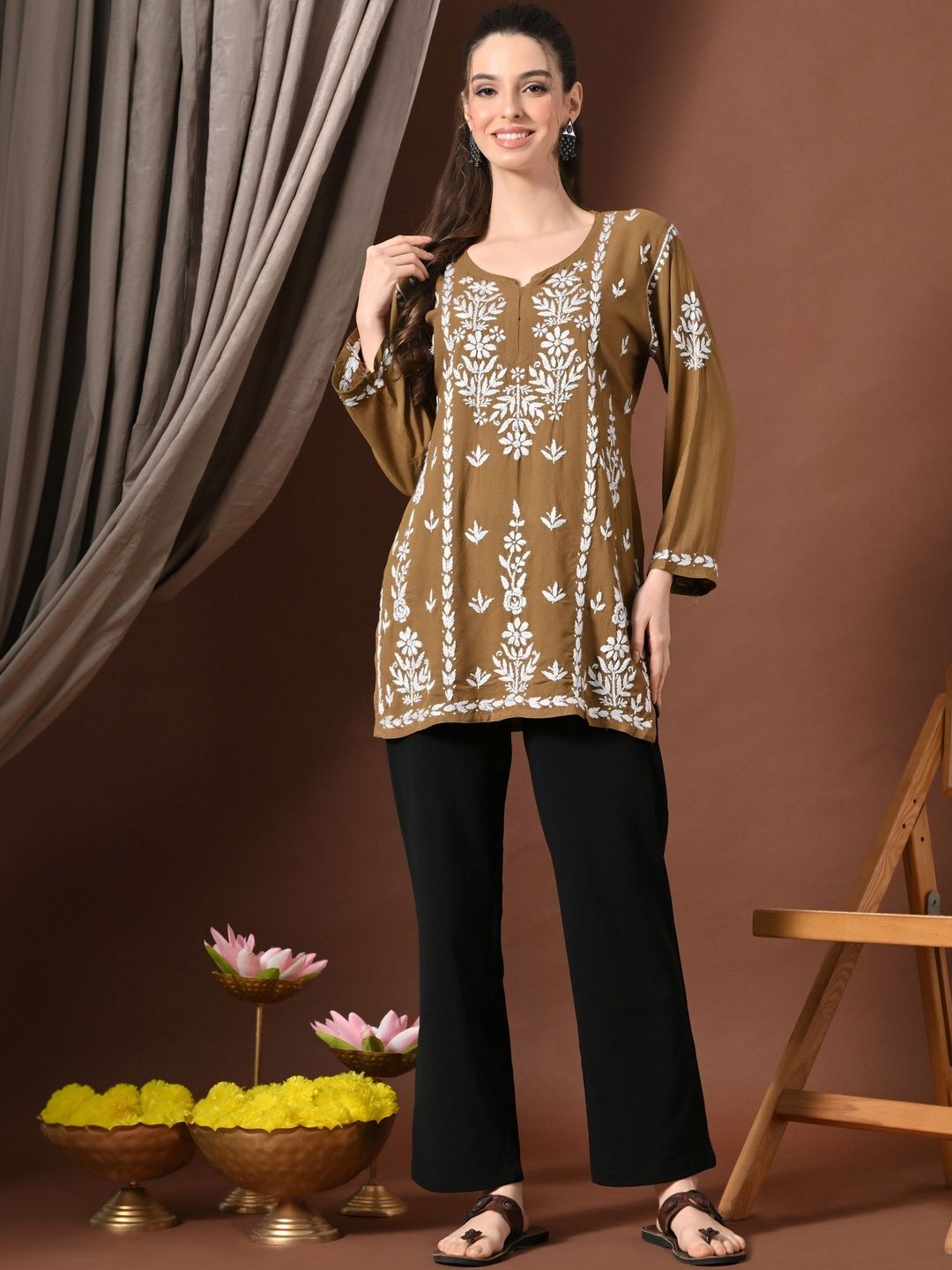 Syrish Embroidered Chikankari Handloom Chikankari Kurti-image-13