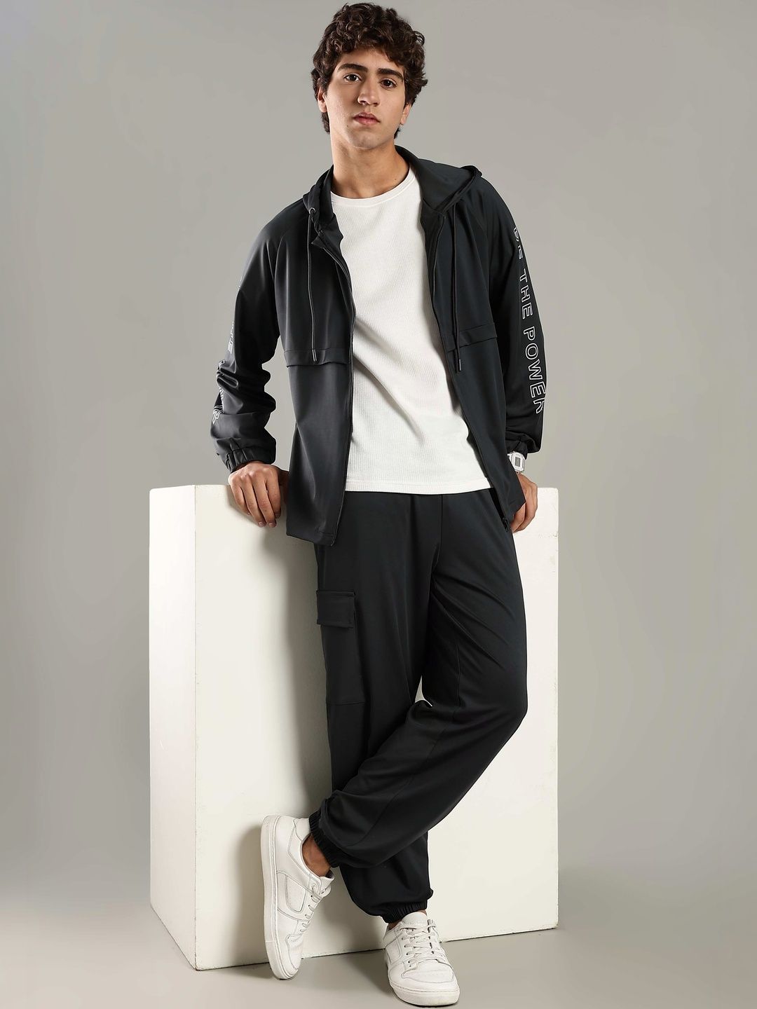 DOMIN8 Men Typography Lightweight Training or Gym Sporty Jacket-picture-32