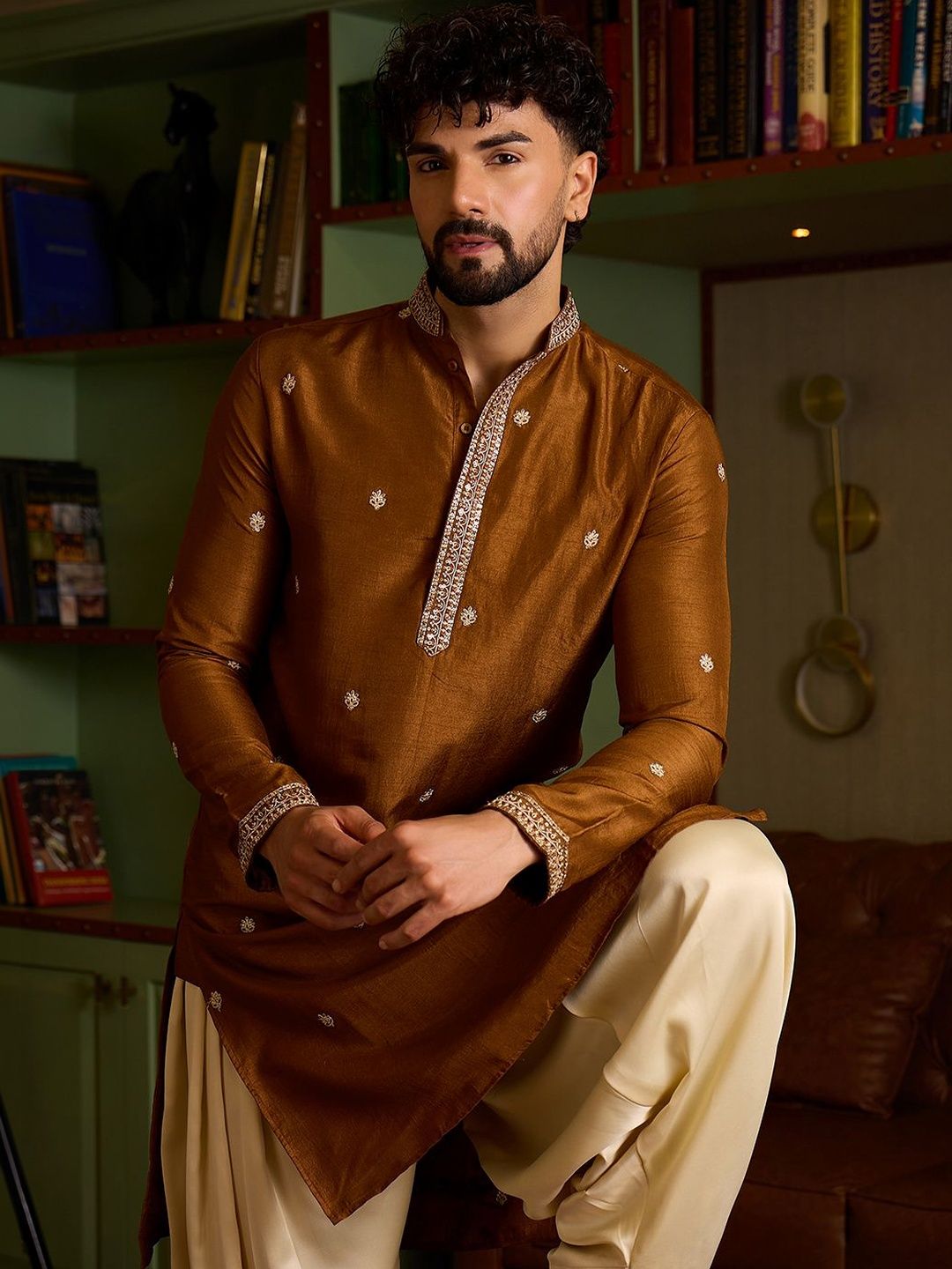 CHHAAP Men Embroidered Thread Work Kurta-picture-21