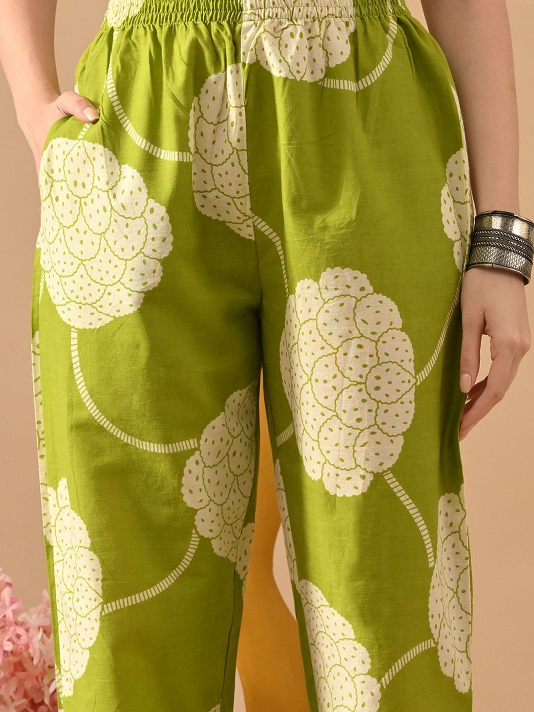 KKOUTFITS Women Floral Printed Regular Thread Work Pure Cotton Kurta with Trousers-picture-17
