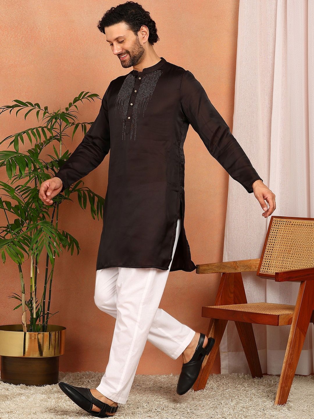 House of Pataudi Sequin Detail Mandarin Collar Above Knee Straight Kurta-picture-16