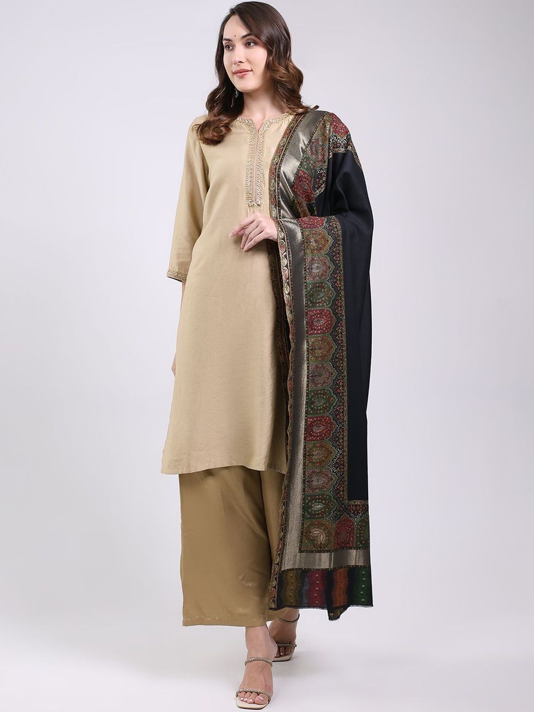 Monte Carlo Women Abstract Printed Shawl-picture-15