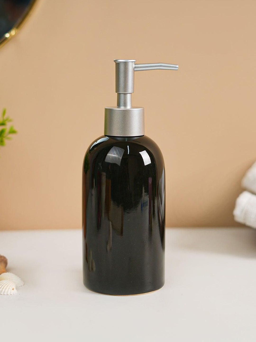 MARKET99 Plain Glossy Black Ceramic Soap Dispenser-image-45