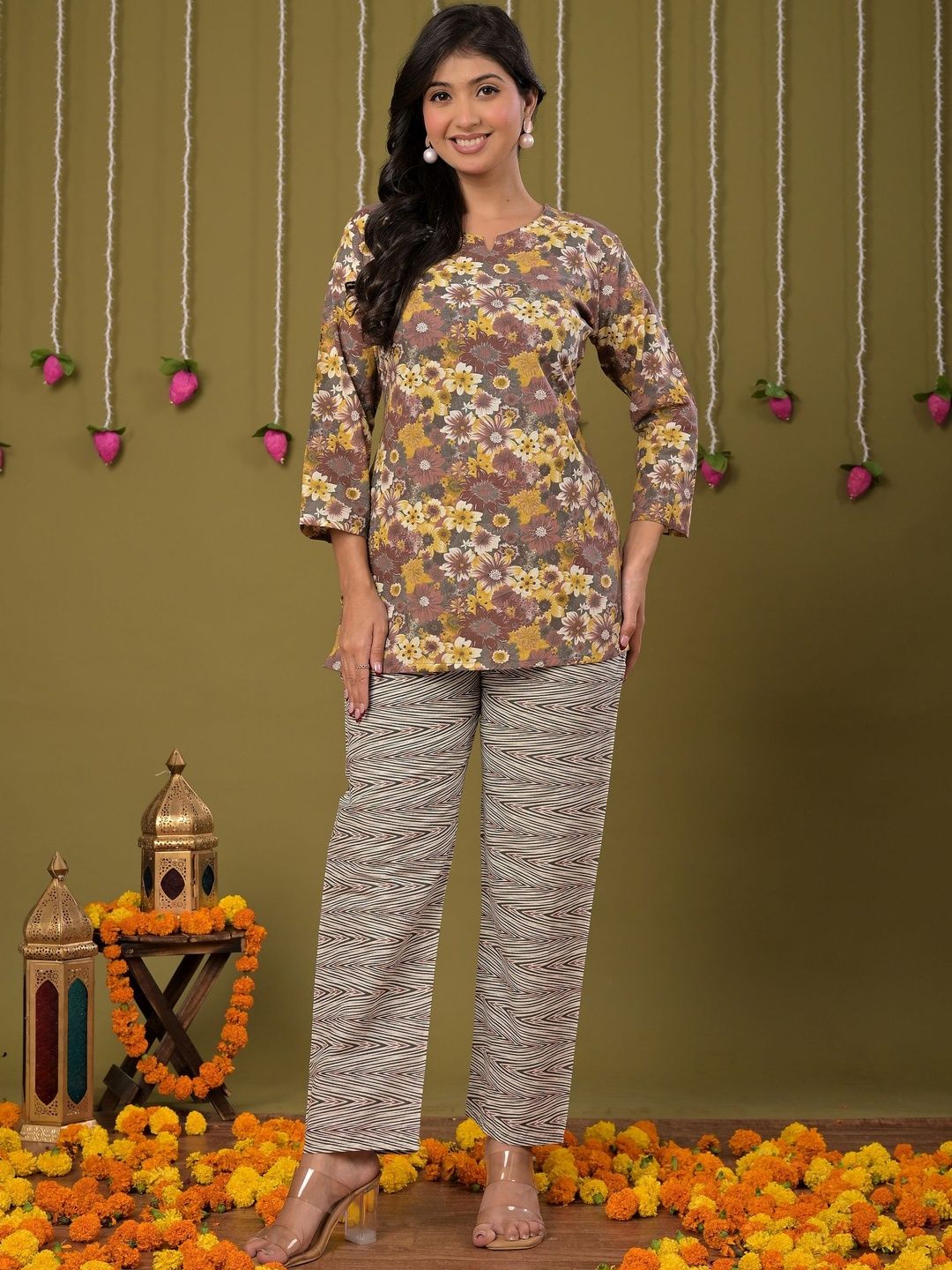 Jasoriya Women Floral Printed Regular Pure Cotton Kurti with Trousers-picture-20