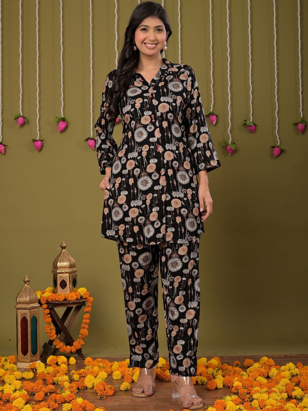 Jasoriya Women Floral Printed Regular Pure Cotton Kurta with Trousers-picture-18