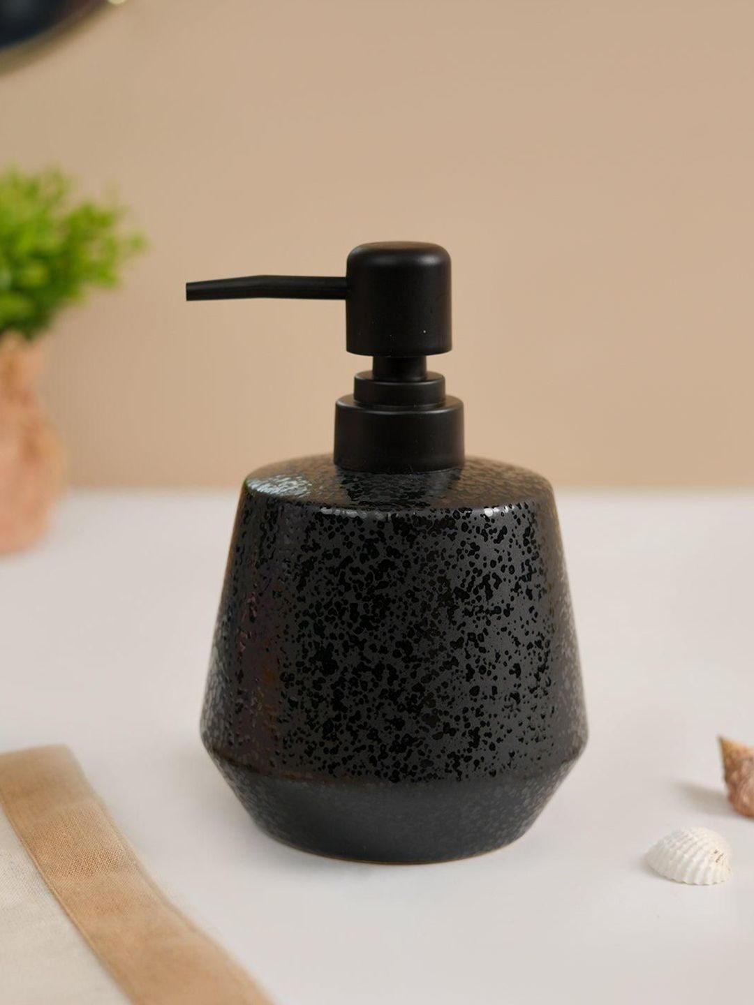 MARKET99 Black Rustic Ceramic Soap Dispenser-picture-37