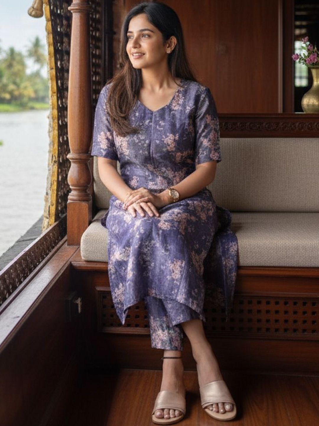 Aaghnya Women Floral Printed Regular Kurta with Trousers-picture-19