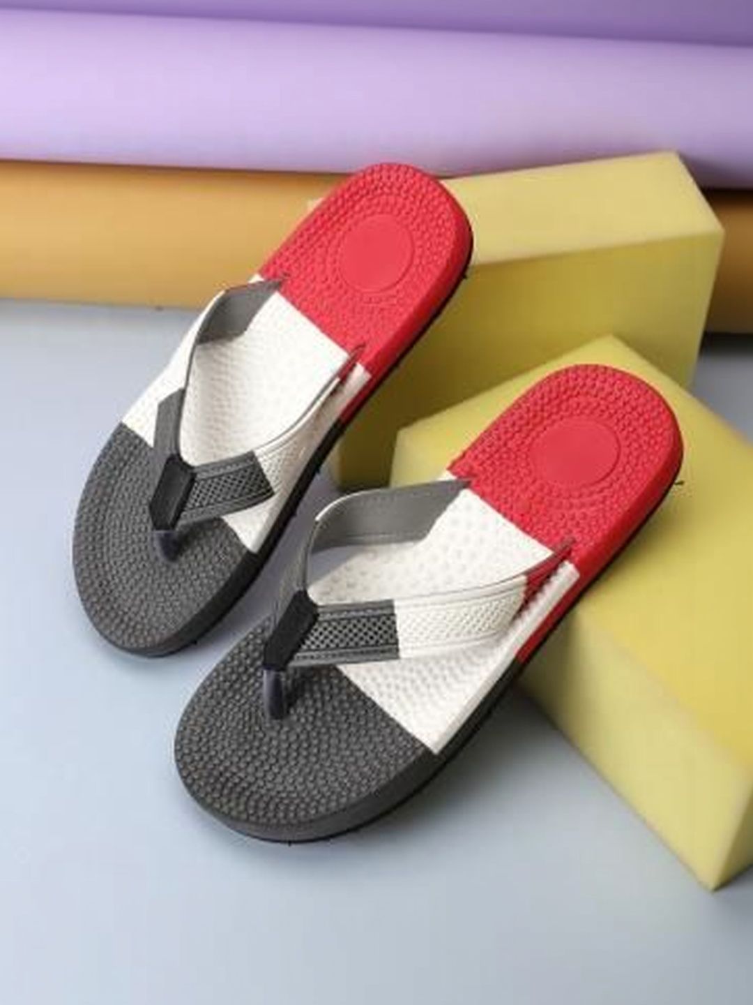 glitchez Men Colourblocked Thong Flip-Flops-image-36