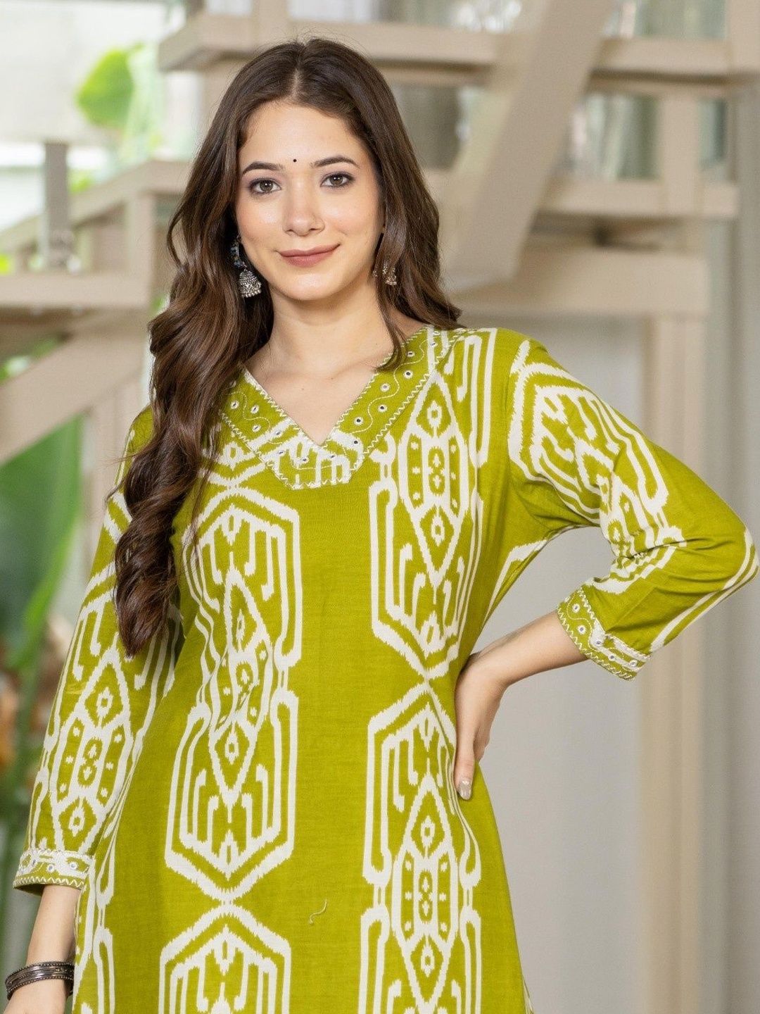 KKOUTFITS Women Floral Printed Regular Pure Cotton Kurta with Trousers-picture-13