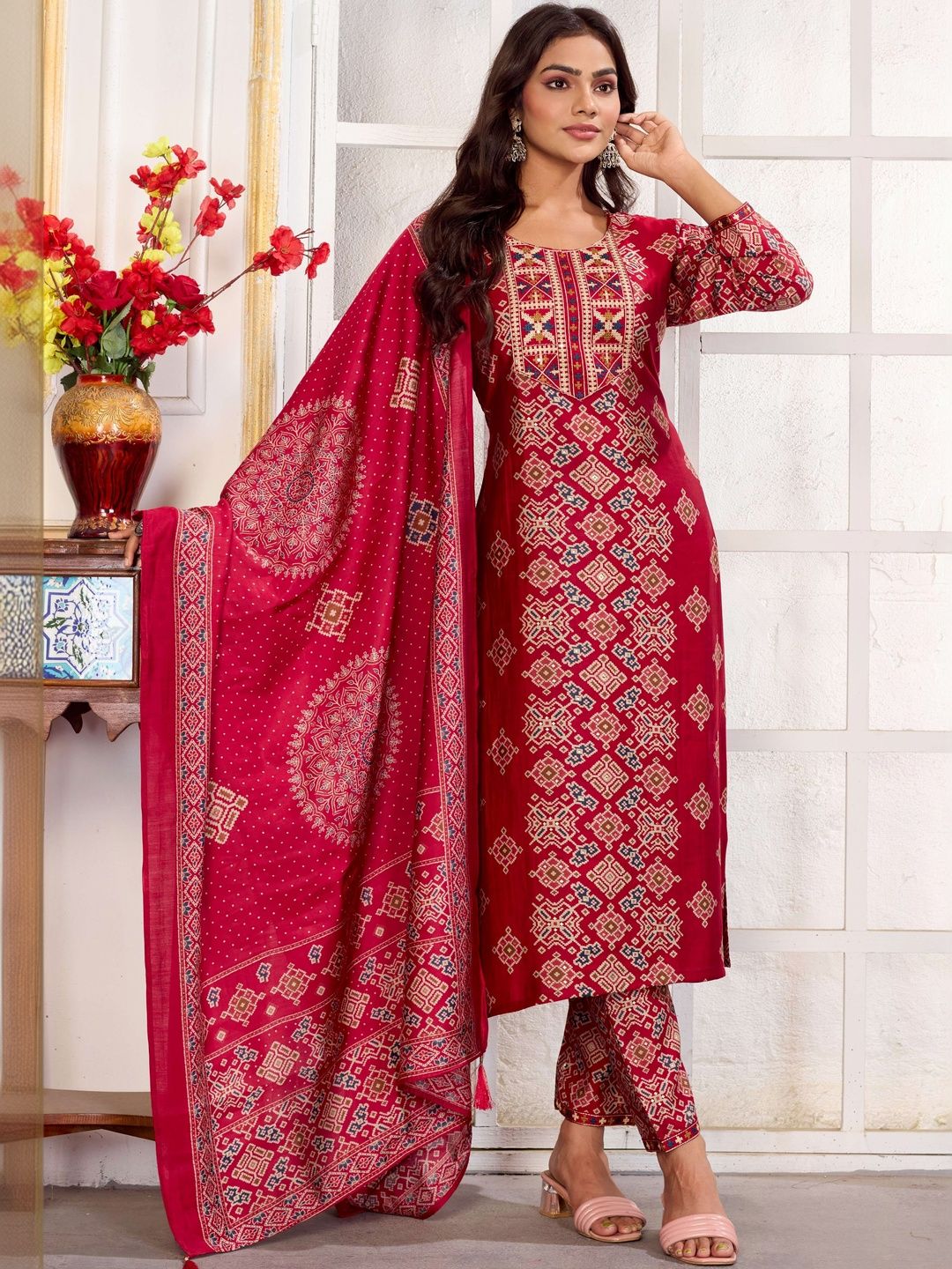 Moda Rapido Women Printed Regular Kurta with Trousers & With Dupatta-picture-33