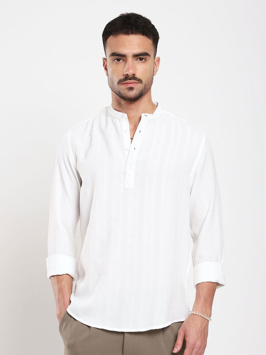 VASTRADO Men Sequinned Jacquard Kurta-picture-20