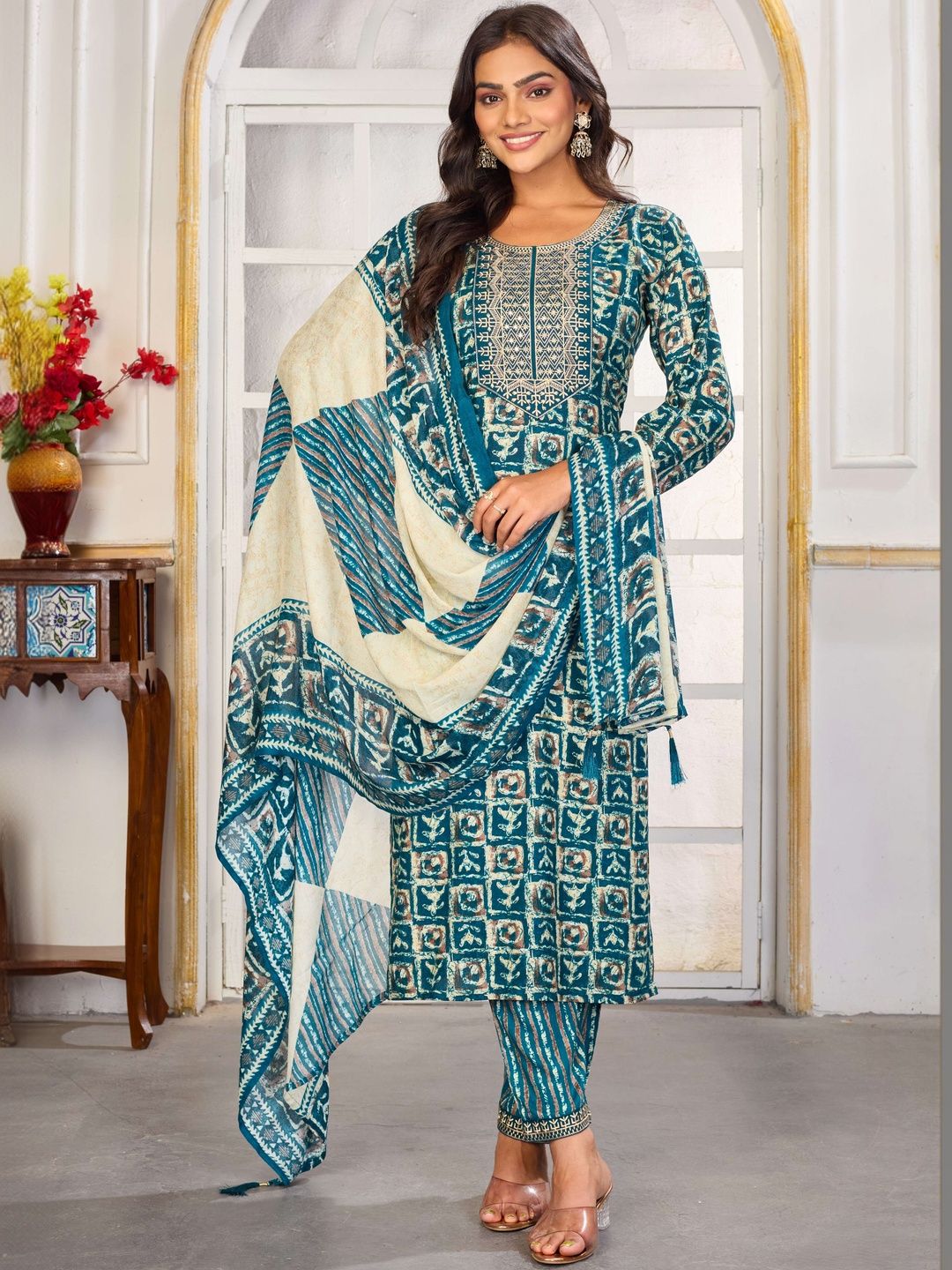 Moda Rapido Women Printed Regular Kurta with Trousers & With Dupatta-picture-12
