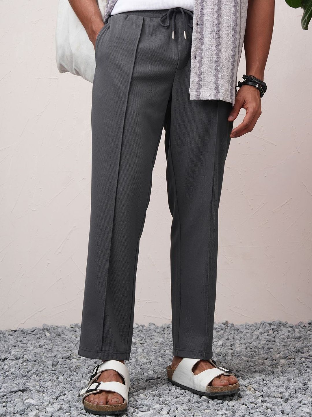 HIGHLANDER Men Pleated Trousers-picture-16