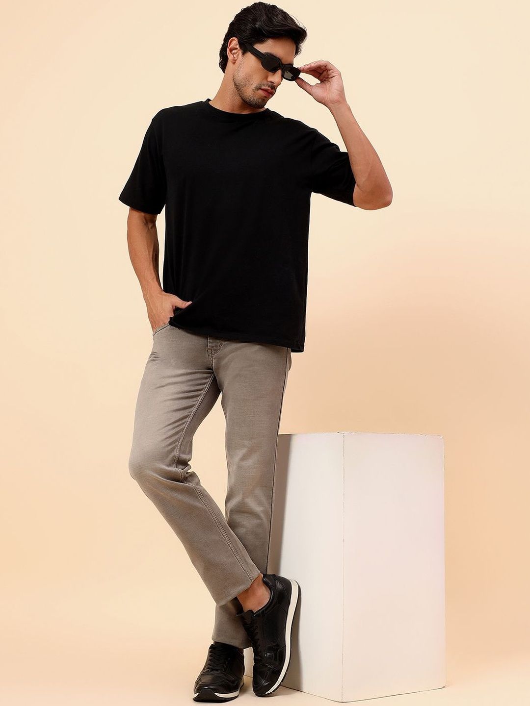 Cantabil Men Comfort Regular Fit Mid-Rise Light Fade Stretchable Jeans-picture-24