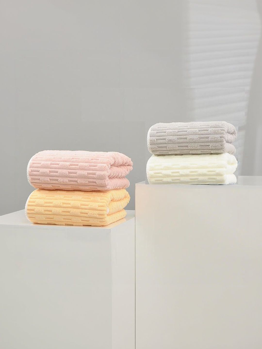 Reexplore Pack of 4 Pink & White Microfiber 350 GSM Hand Towels-picture-26