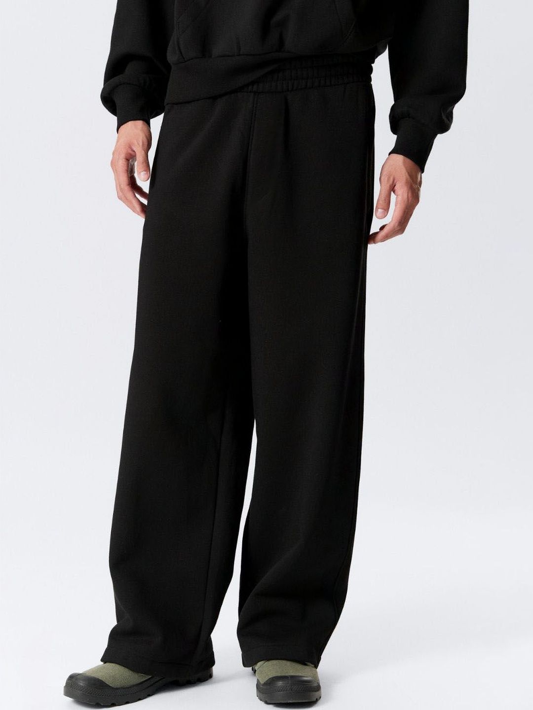 CLOTH N CODE Men Relaxed Straight Fit Trousers