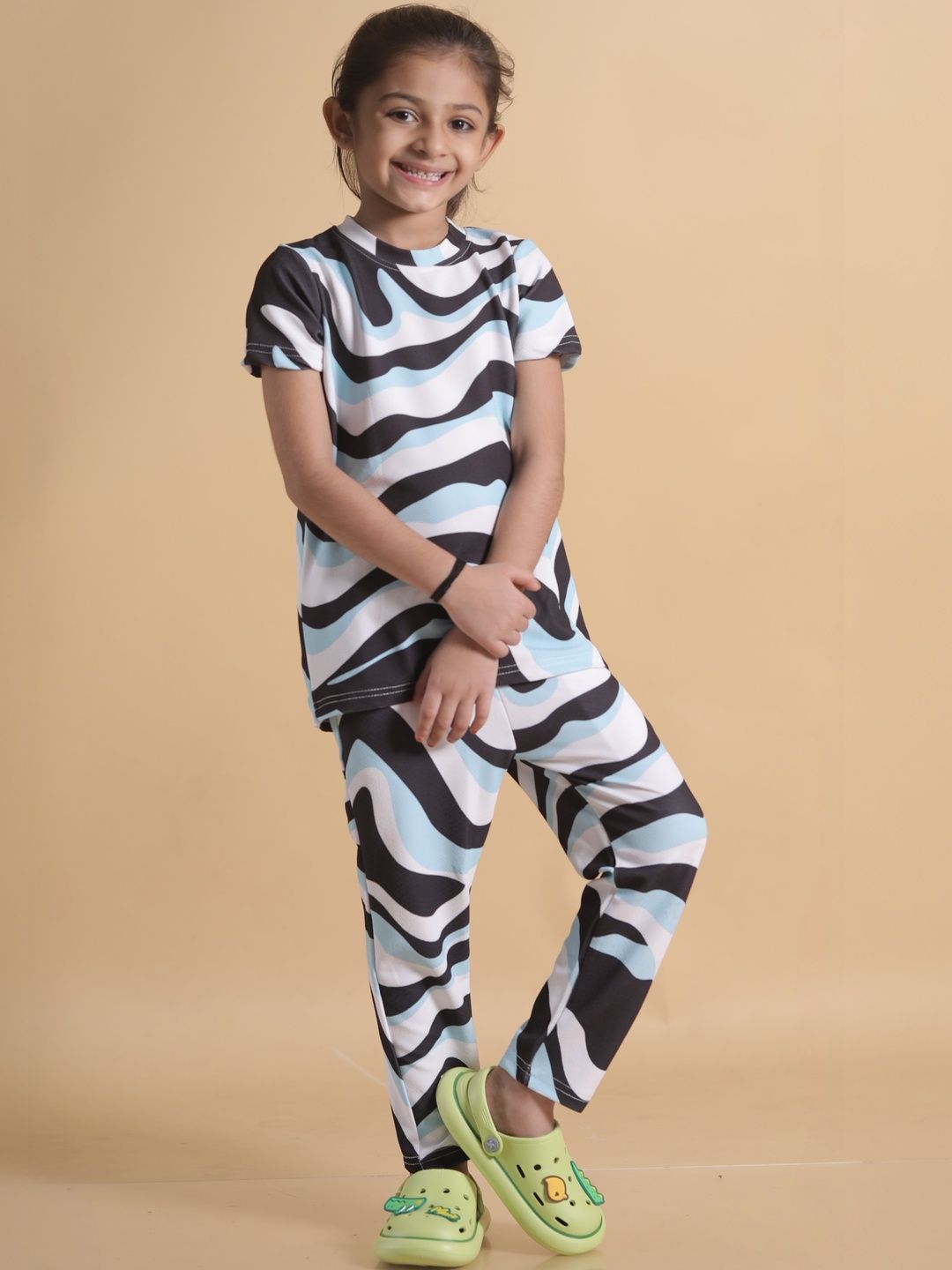 ALANTA Unisex Kids Printed T-shirt with Trousers-picture-39