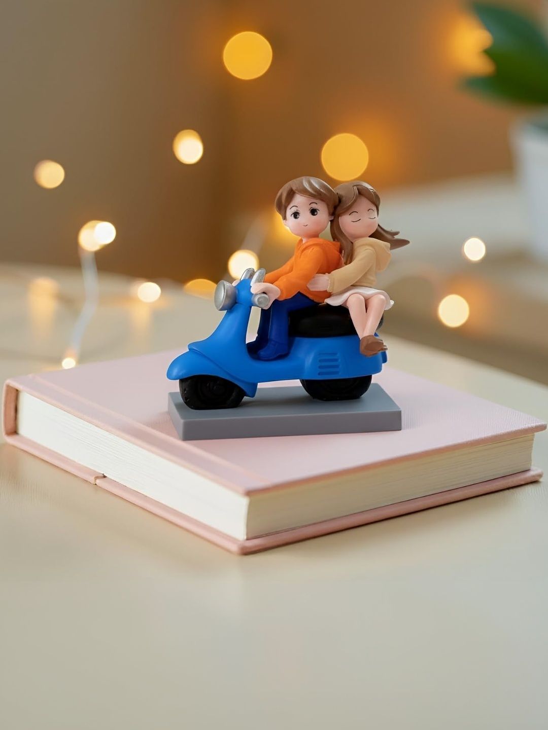 Ascension Romantic Love Couple Miniature On Scooter for Valentine Day Showpiece-picture-17