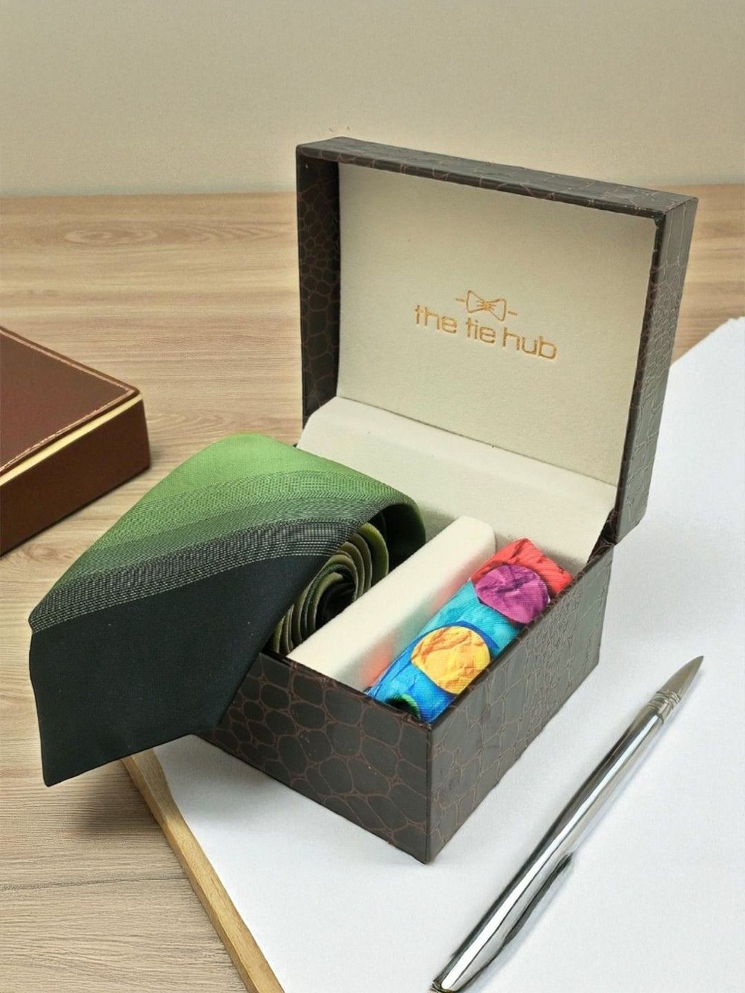 The Tie Hub Men Accessory Gift Set of Necktie with Pocket Square-picture-27