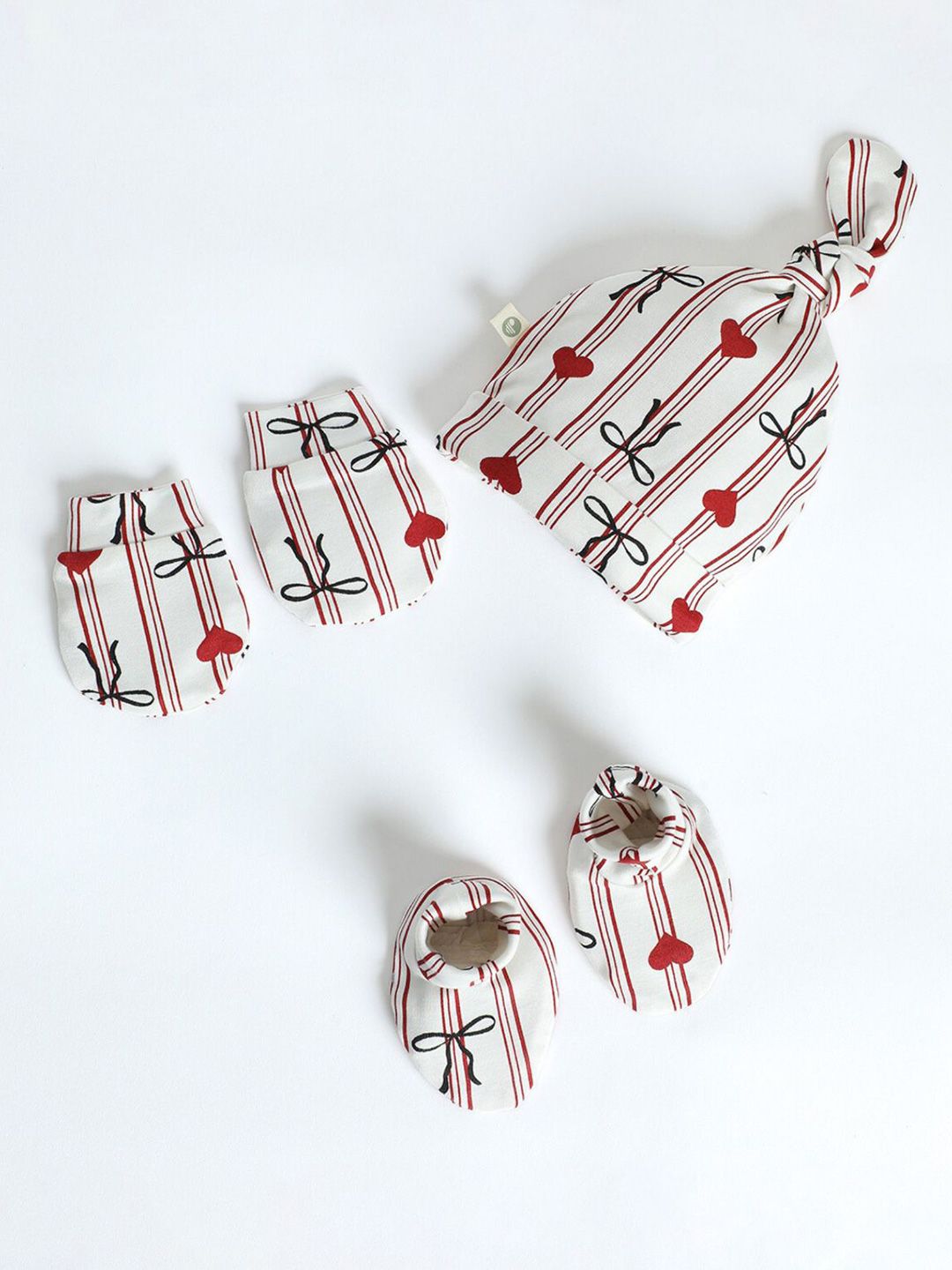 cocoon care Infants Beanie Cap With Mittens & Booties