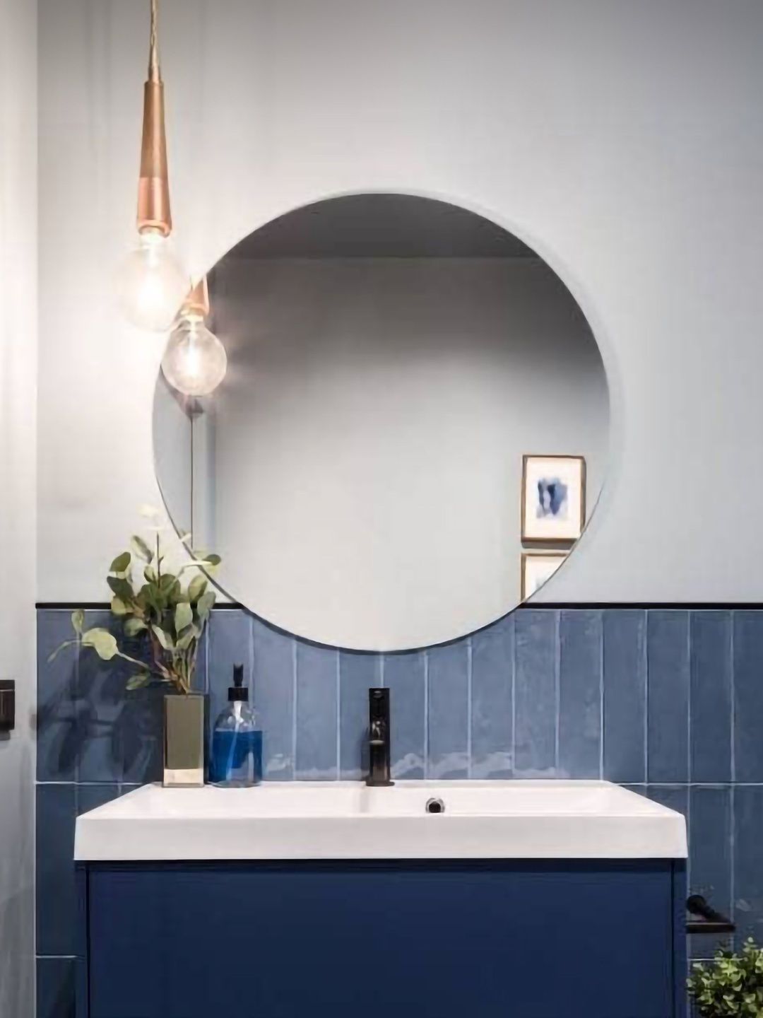 ARYAANSH Round Shaped Glass Wall Mirror-picture-20