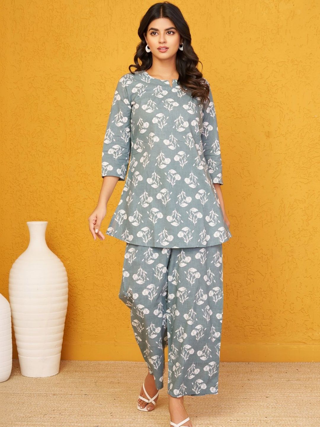 KALINI Printed Round Neck Tunic & Palazzos Co-Ords-picture-34