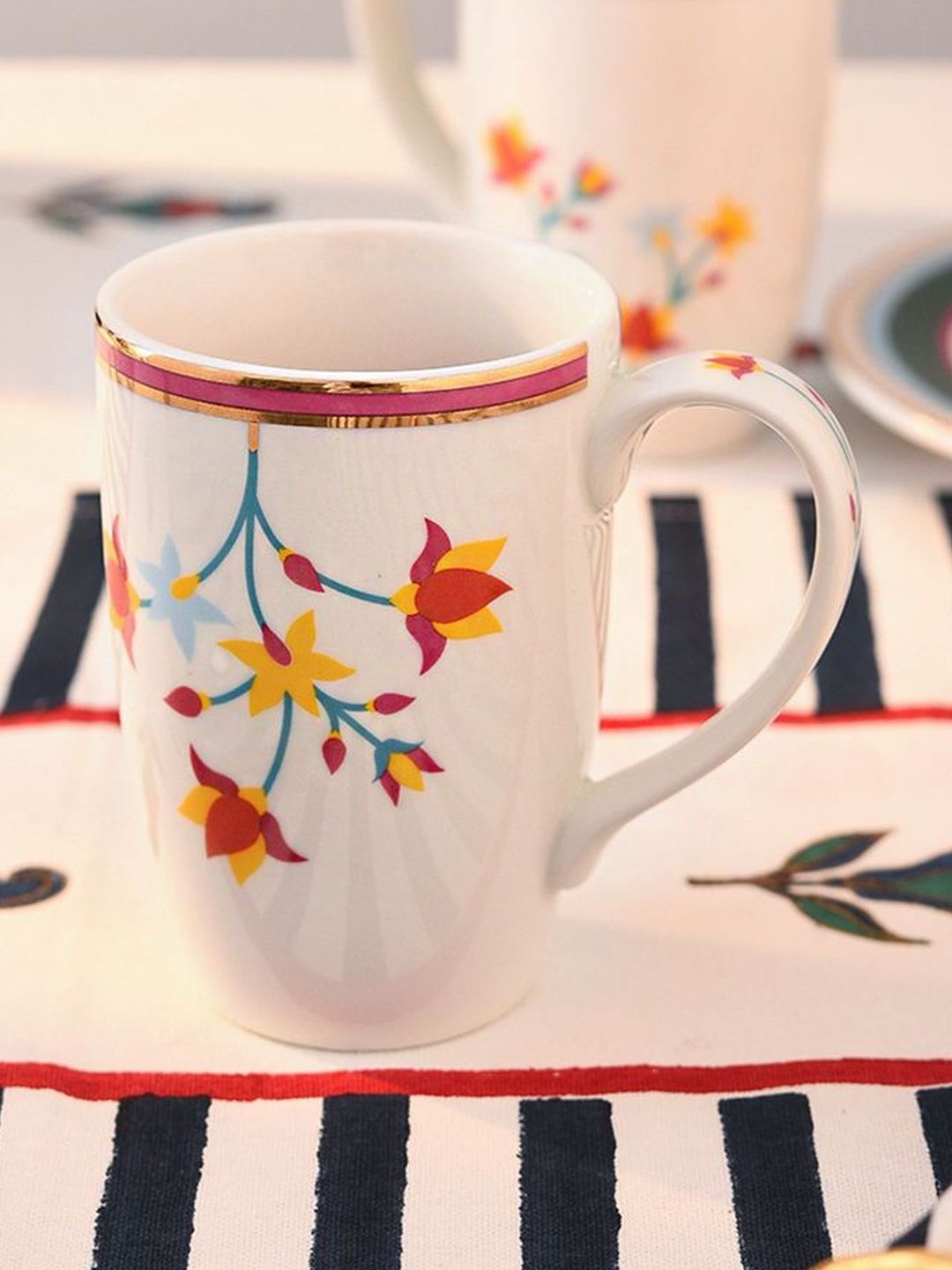 JAYPORE Multicoloured & White Floral Porcelain Glossy Mugs Set of Cups and Mugs-picture-41
