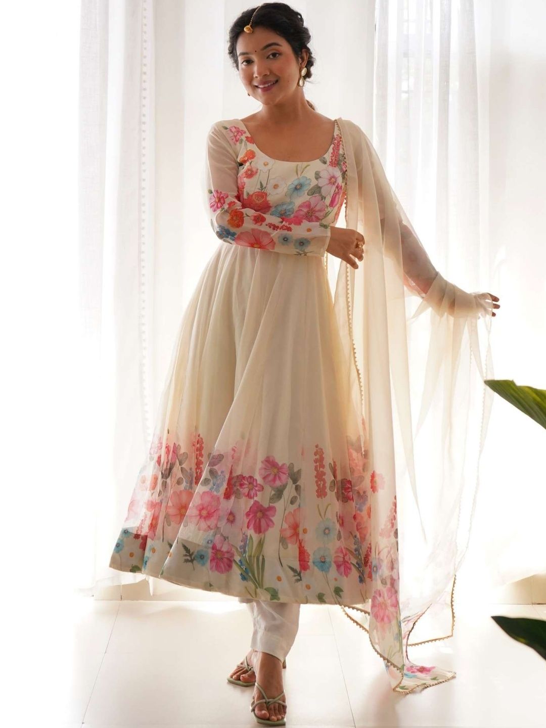RITIRANG Women Floral Printed Panelled Kurta With Trousers & With Dupatta-image-5
