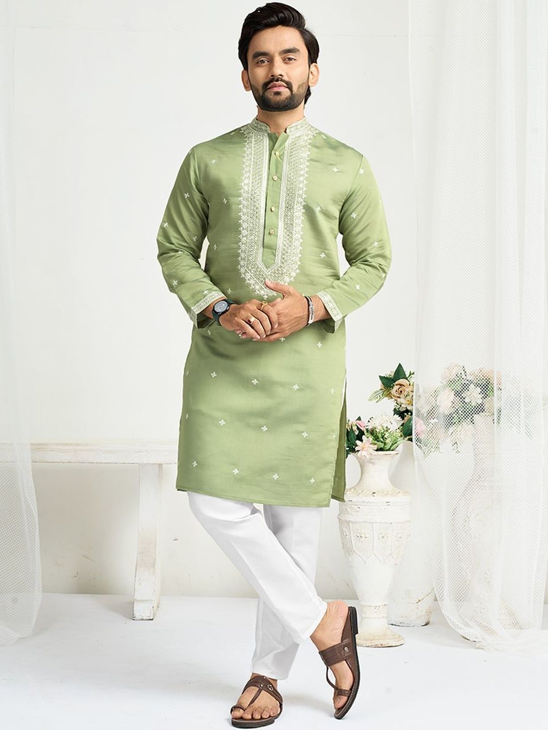 House of Pataudi Embroidered Mandarin Collar Knee Length Straight Kurta-picture-16