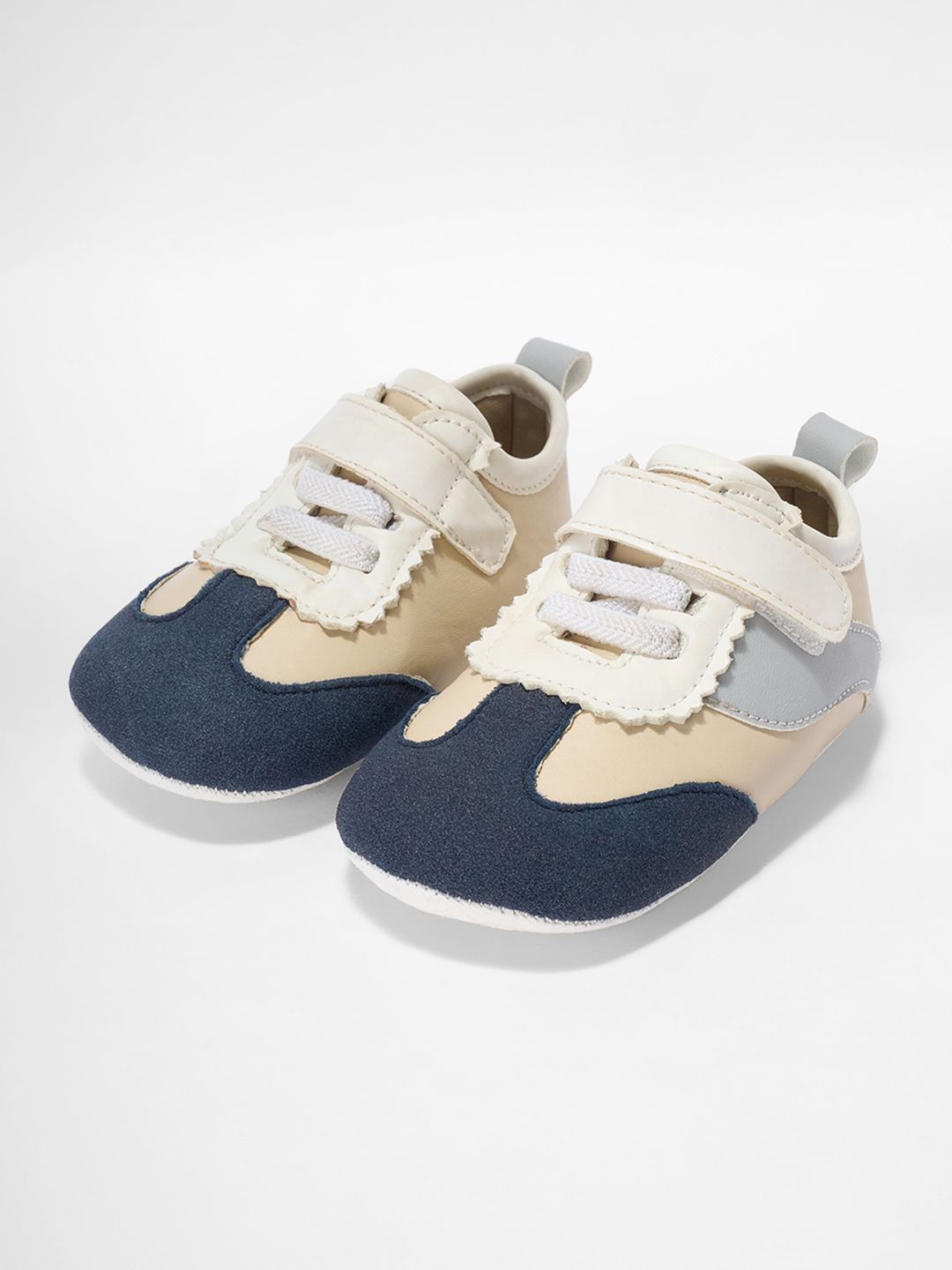 Pantaloons Baby Boys Colourblocked PU Sneakers-picture-30