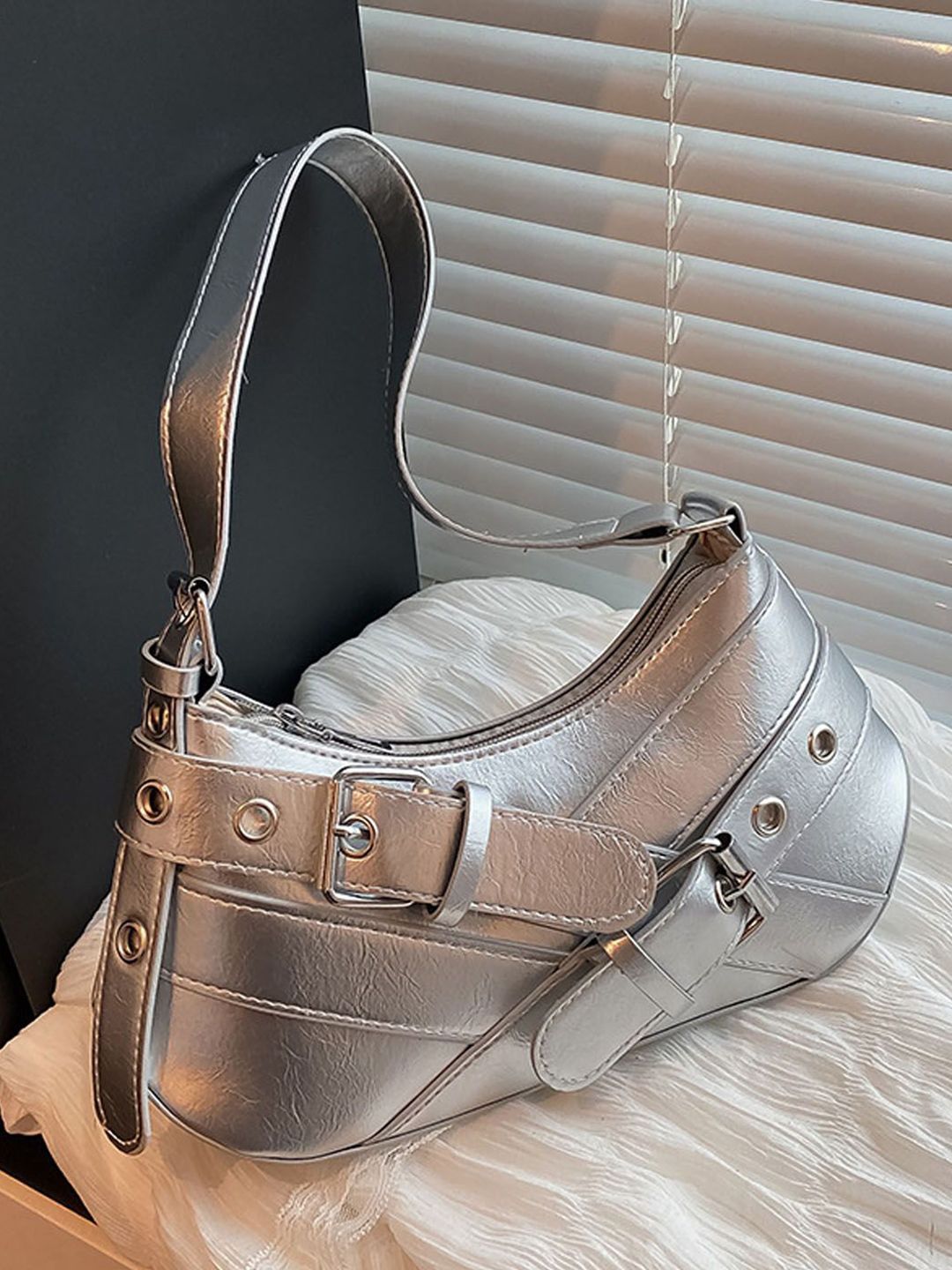 StyleCast One Handle Non-Detachable Sling Strap Bucket Sling Bag-picture-10