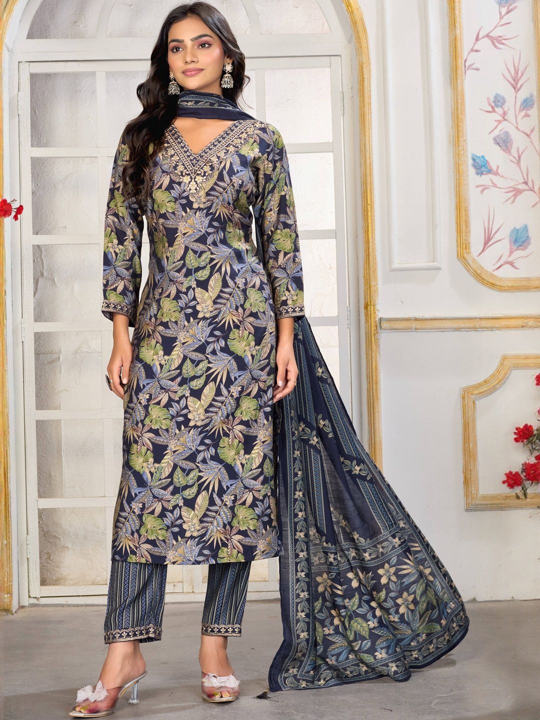 DIVASTRI Floral Printed Regular Thread Work Kurta With Trousers & Dupatta-picture-23
