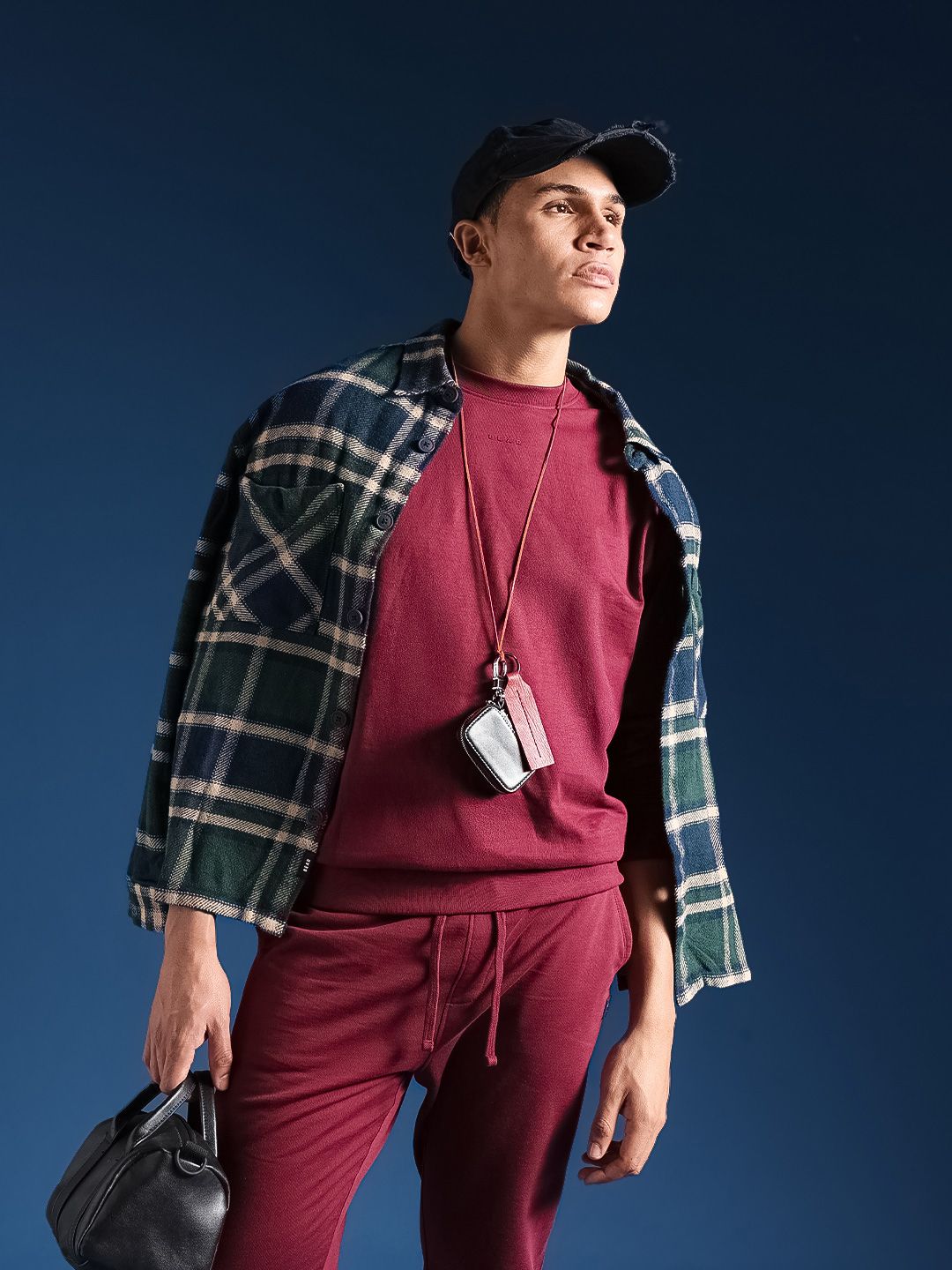 THE BEAR HOUSE Men Solid Round Neck Full Sleeve Sweatshirt