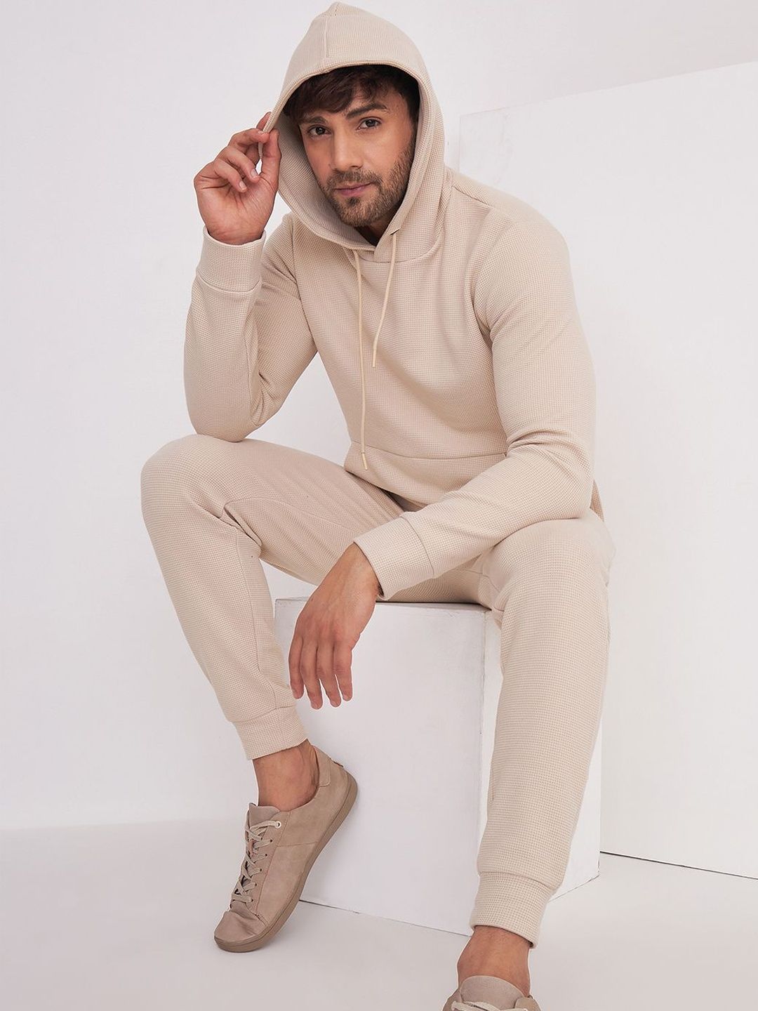 Sweet Dreams Men Mid-Rise Hooded Neck Long Sleeves Tracksuits-picture-12