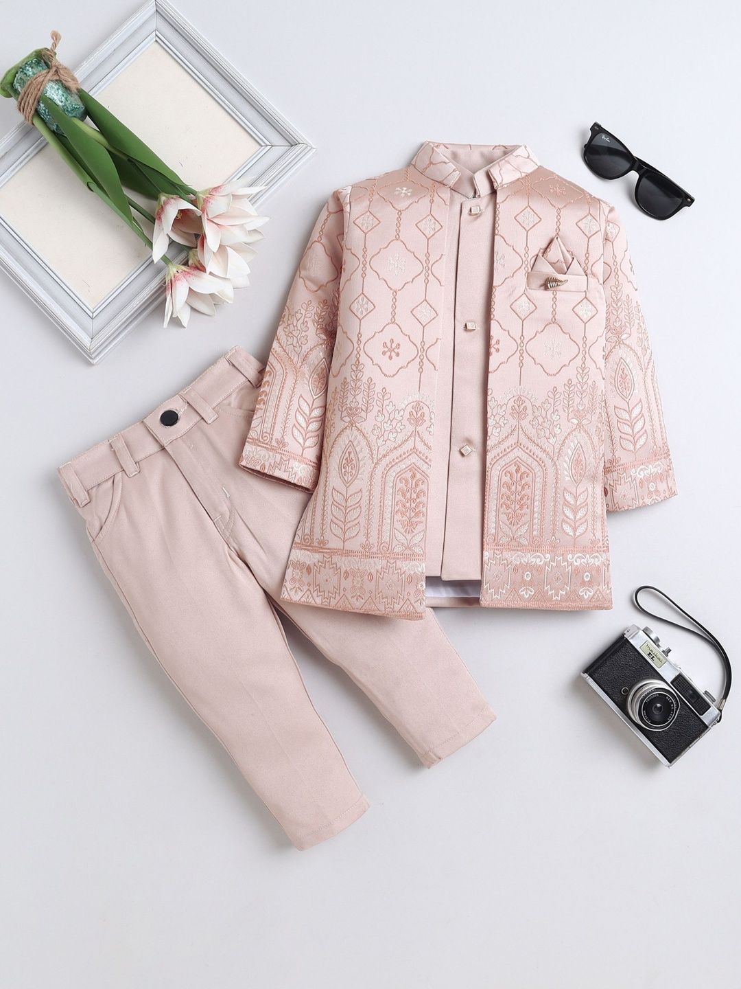 FOURFOLDS Embroidered Mandarin Collar Sherwani Set-image-7