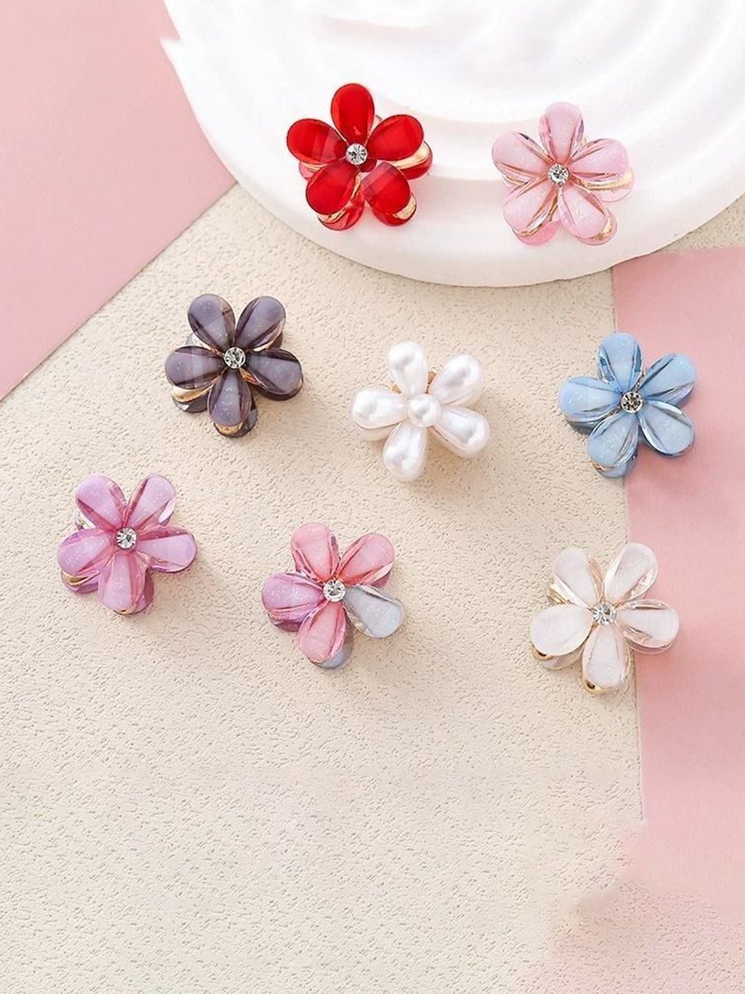 DIVASTRI Women Set of 4 Embellished Claw Clip-picture-33