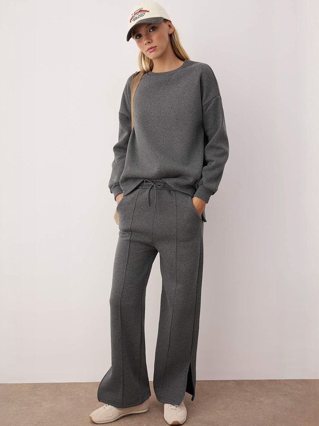 Trendyol Round Neck Long Sleeves T-shirt With Trousers-picture-35