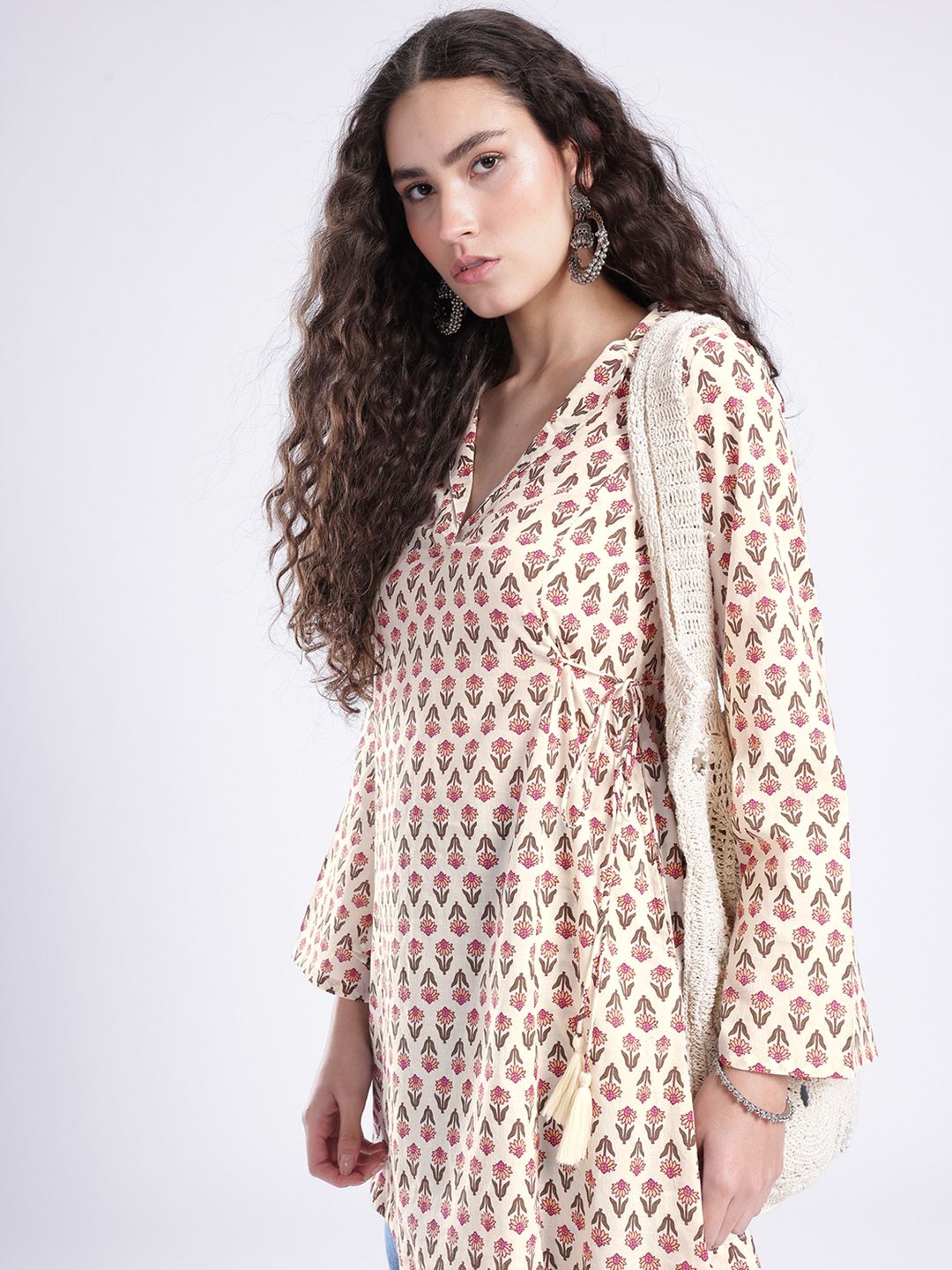 fusion by glitchez Floral Printed V-Neck A-Line Kurti-picture-37