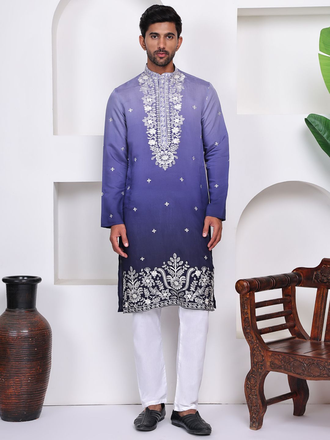 RANGKALP Men Blue Floral Embroidered Thread Work Kurta-image-30