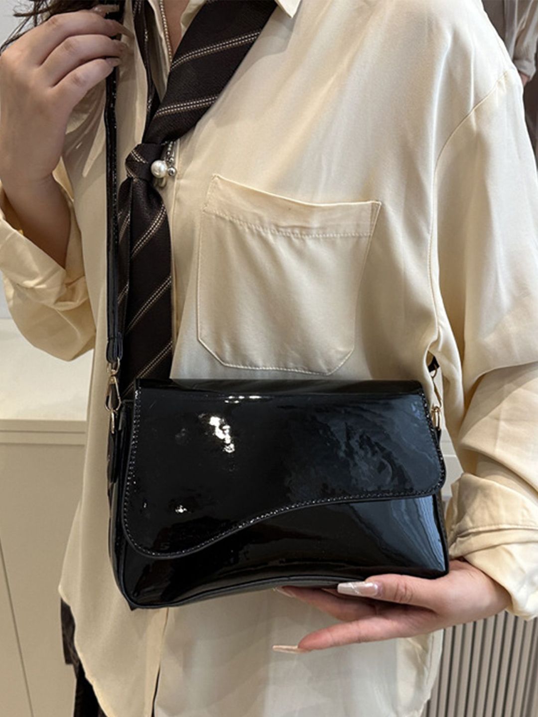 LULU & SKY Women Solid Structured Shoulder Bag-image-7
