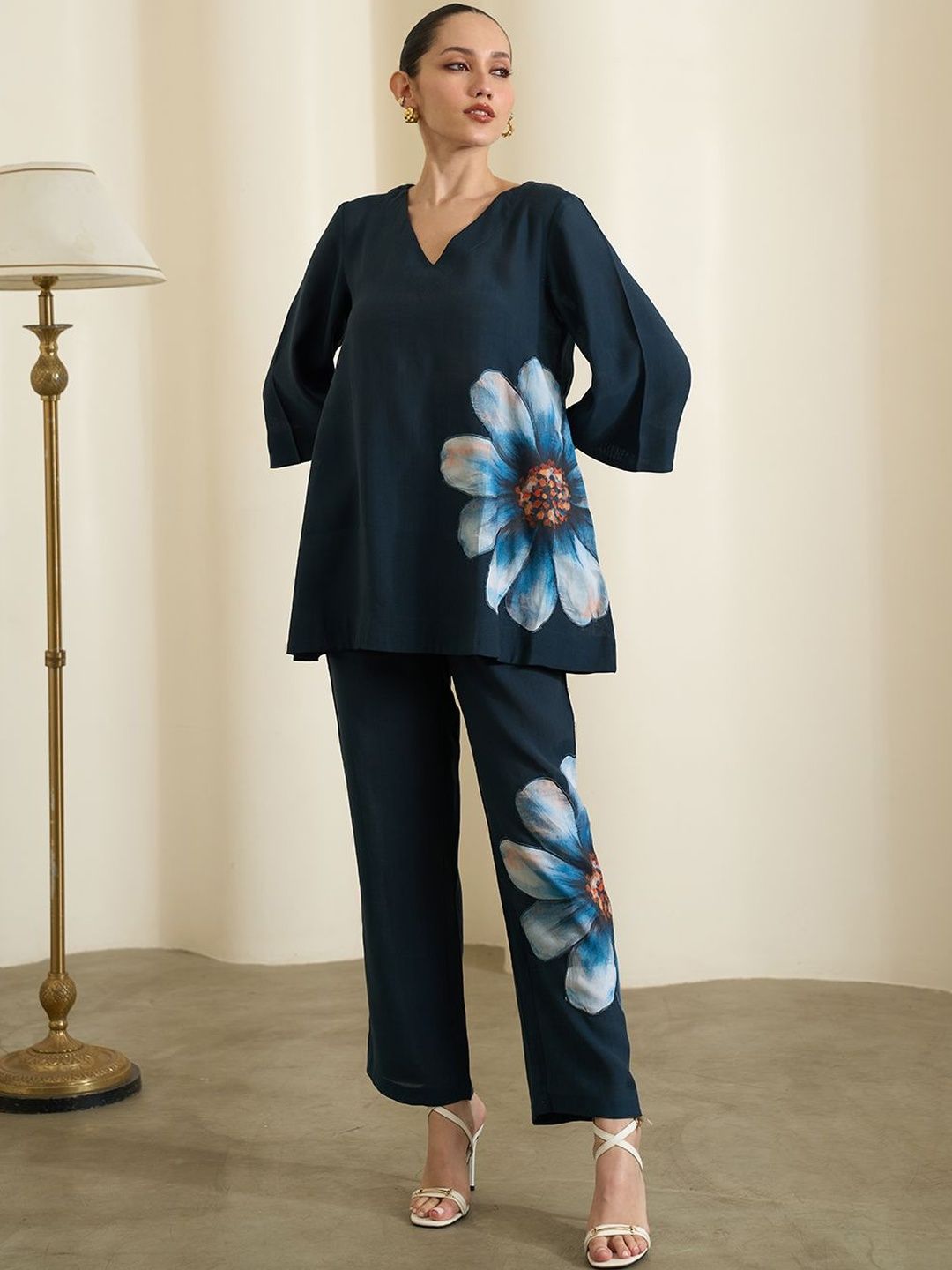 Bannos Swagger Floral Printed V-Neck Tunic & Trousers