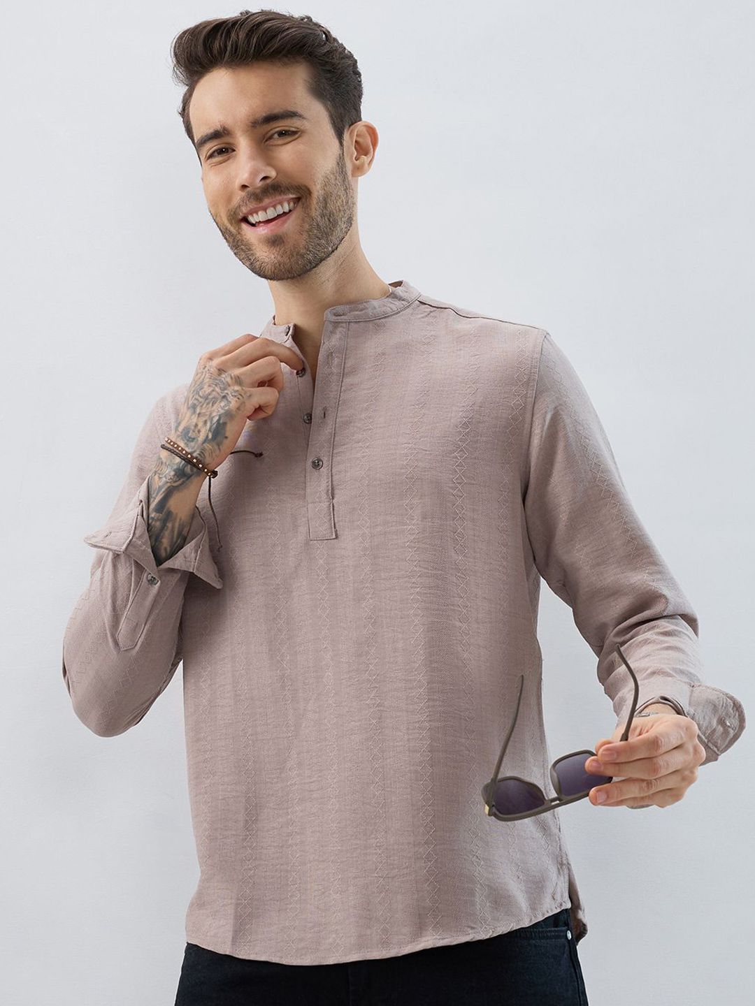 VASTRADO Dobby Striped Band Collar Roll-Up Sleeves Straight Kurta-picture-13