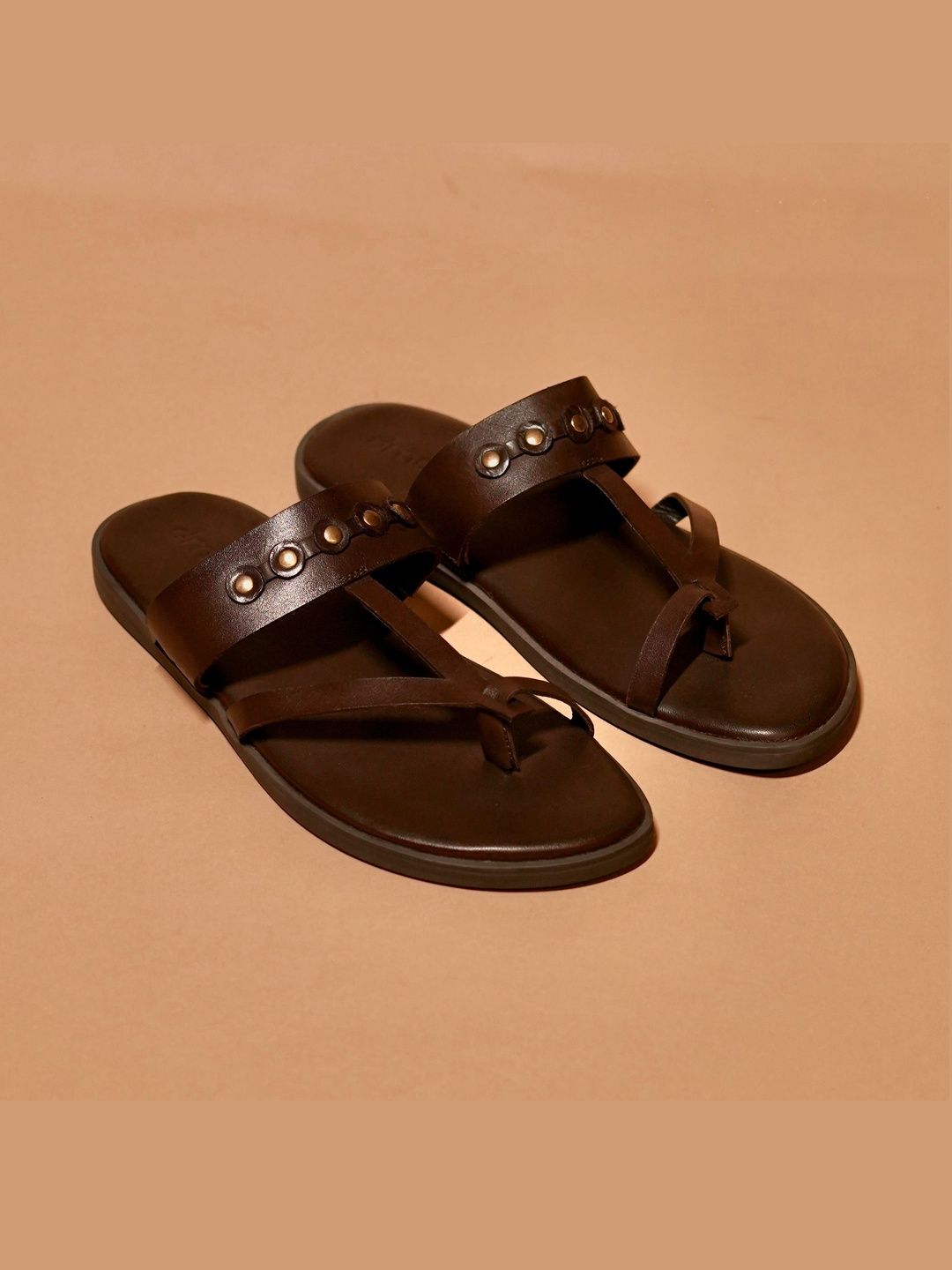dmodot Men Pelle Espresso Riveto One Toe Ring Flats-picture-11