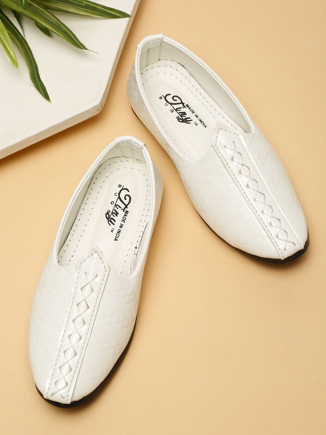 Tiny Bugs Boys Textured Mojaris