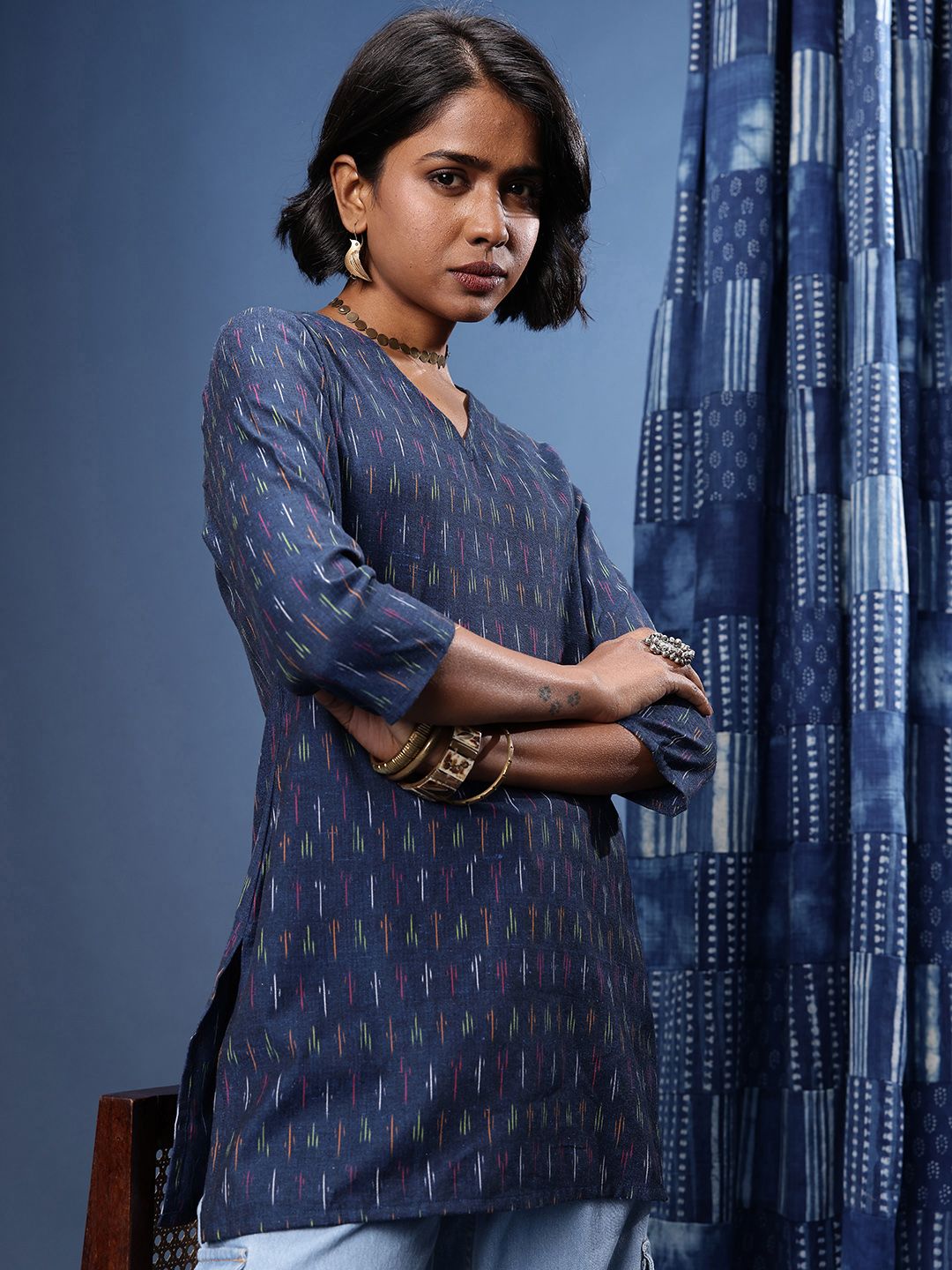 Taavi Geometric Woven Design V-Neck Ikat Kurti-picture-28