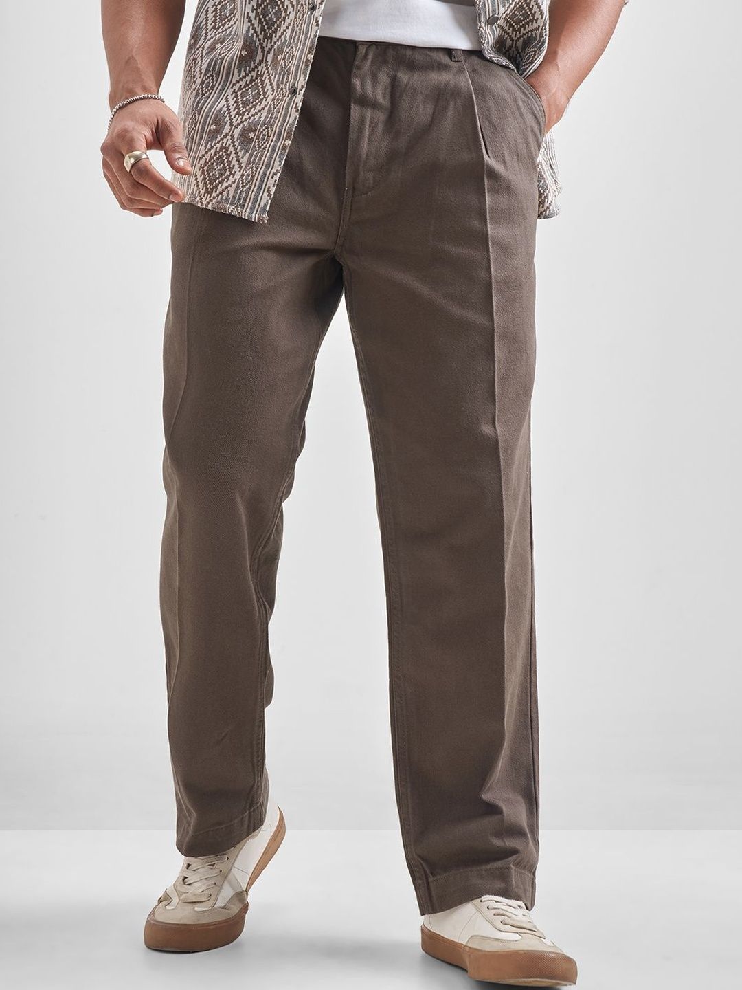 HIGHLANDER Men Cotton Washed Relaxed Pleated Trousers-picture-32