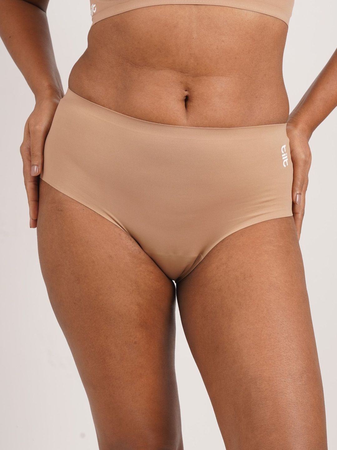 Tilt Women Pack Of 6 Mid-Rise Seamless Absorbent Hipster Briefs-picture-31